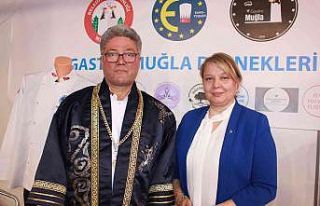 2 ayda elleri ile işlediği ceketi milli aşçıya...