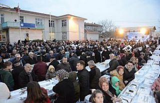 3 bin kişi aynı sofrada iftar açtı