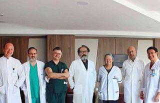 3 hafta arayla biri iki aşamalı üç ameliyatla...