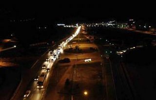43 ilin geçiş güzergahında trafik yoğunluğu