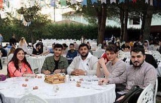 78 ülkeden bine yakın uluslararası öğrenci iftarda...