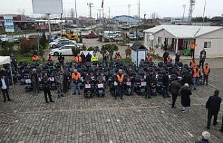 80 engelliye akülü sandalye desteği