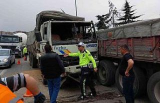 8 aracın karıştığı zincirleme kazada 12 yaşındaki...