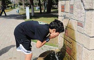 Adana’da sıcaklık 33 dereceye ulaştı, parklar...