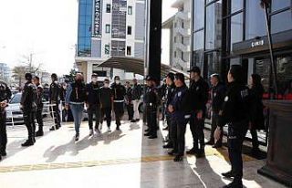 Adliyeye sevk edilen husumetli ailelerden 8 kişi...