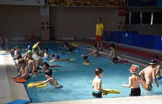 Afyonkarahisar’da ‘Yüzme bilmeyen kalmasın’...