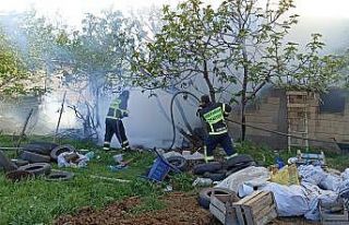 Ahır yangını korkuttu