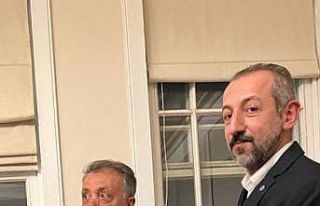 Ahmet Nur Çebi iftar yemeğine katıldı