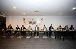AİÇÜ Rektörü Prof. Dr. Karabulut, öğrencilerle...