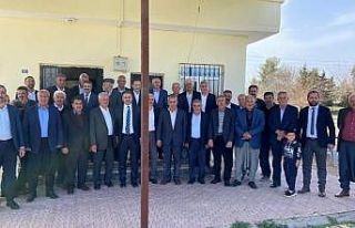 AK Parti heyeti, muhtarlarla bir araya geldi