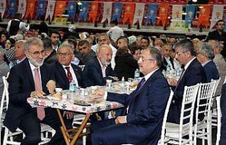 AK Partililer iftarda buluştu