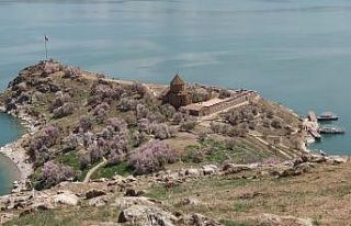 Akdamar Adası’nı 4 ayda 26 bin 380 kişi ziyaret...
