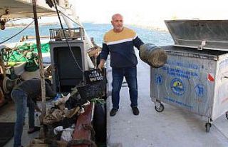 Akdeniz’de balık yerine bir avda 2 konteyner çöp...