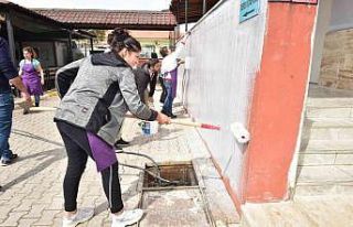 AKMEK’le duvarlara kadın dokunuşu