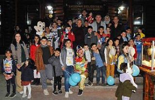 Akşehir Belediyesinden "Dünya yetimler Günü"...