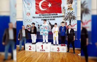 Aliağalı karatecilerden 15 madalya birden