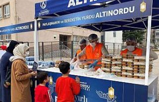 Altınordu’da günlük 10 bin kişiye sıcak yemek...