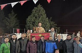Altınova’da başpehlivanlığı Hüseyin Gümüşalan...