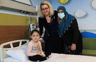 Ambulans uçağın getirdiği Asya’ya çölyak hastalığı...