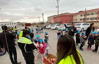 Anaokulu öğrencileri polisin misafiri oldu
