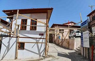 Ankara Kalesi içerisinde yürütülen restorasyon...