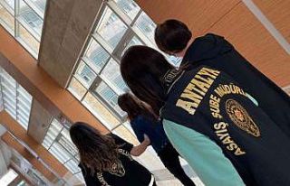 Antalya’da kuyumculara sahte altın satan 2 kadın...