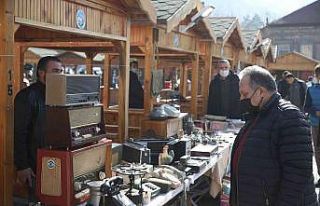 Antika pazarı Ramazan’da da devam ediyor