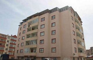 Apartmanın 6. katından düşen çocuğu vatandaşlar...