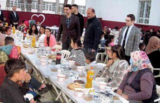 Araban’da öksüz ve yetim çocuklara iftar verildi