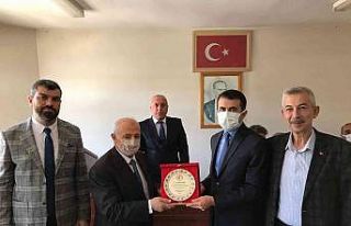Arapgir Muhtarlar Derneğinde bayrak değişimi