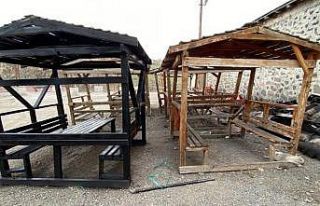 Ardahan Belediyesinden parklarda yenileme çalışması