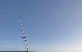 Arızalanan tekneyi Kıyı Emniyet kurtardı