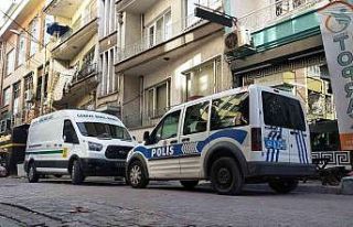 Arkadaşlarının haber alamadığı kadın evinde...