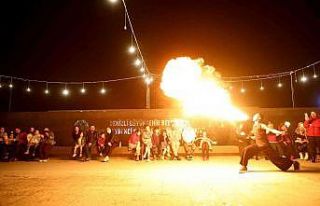 Ateş gösterileri nefes kesti