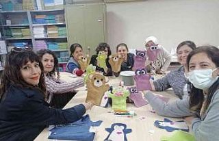 Atıklardan yapılan oyuncaklar çocukları sevindirdi