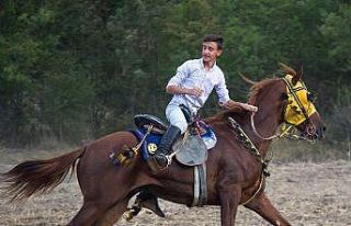 Atların çarpışması sonucu ağır yaralanan genç...