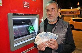 ATM’nin haznesinde para buldu, "İnsanlık...