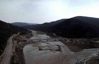 Ayancık’ta İkisu Köprüsü tamamlanmak üzere