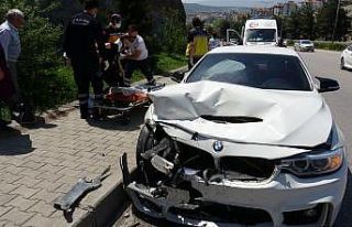 Aynı istikamette seyir halinde olan otomobile arkadan...
