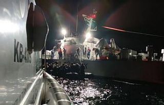 Ayvalık’ta 33 göçmen kurtarıldı