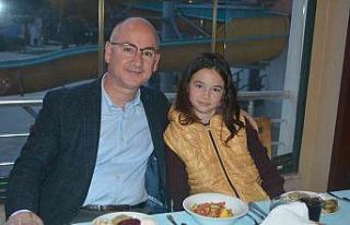 Ayvalık’ta Dünya Yetimler Günü iftar yemeğiyle...