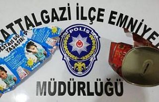Bağış kumbarasını çalan 2 şüpheli yakalandı
