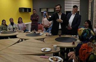 Bakan Kasapoğlu, Aydınlı öğrencilerle görüştü