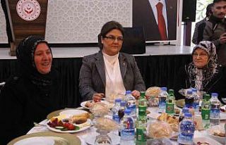 Bakan Yanık: "Bugünlerimizi şehit ve gazilerimize...