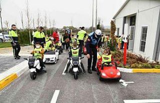 Balıkesir’de çocuklara uygulamalı trafik eğitimi