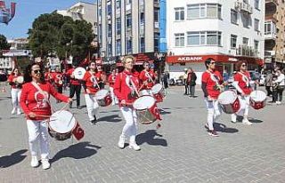 Balıkesir’de öğretmen, öğrenci ve veliler bando...
