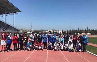 Bandırmalı özel sporcular madalyaları topladı