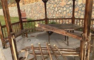 Banklara zarar verildi