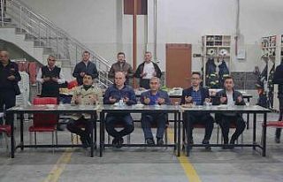 Başkan Alim Işık, İtfaiye Müdürlüğü personeliyle...