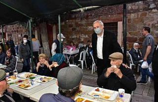 Başkan Bakkalcıoğlu ve eski Devlet Bakanı Şeker,...